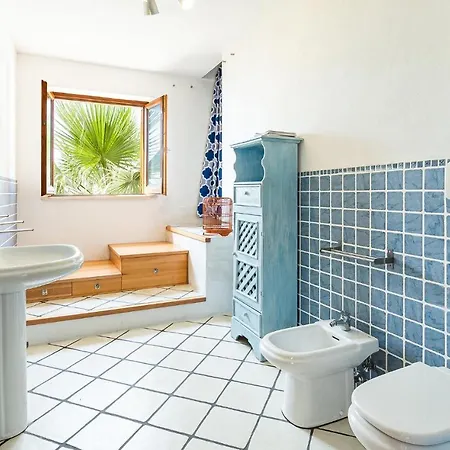 Hébergement de vacances Awesome In With House Sea View *
