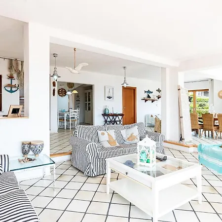 Awesome In With House Sea View