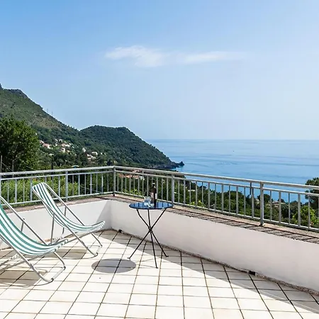 Awesome In With House Sea View